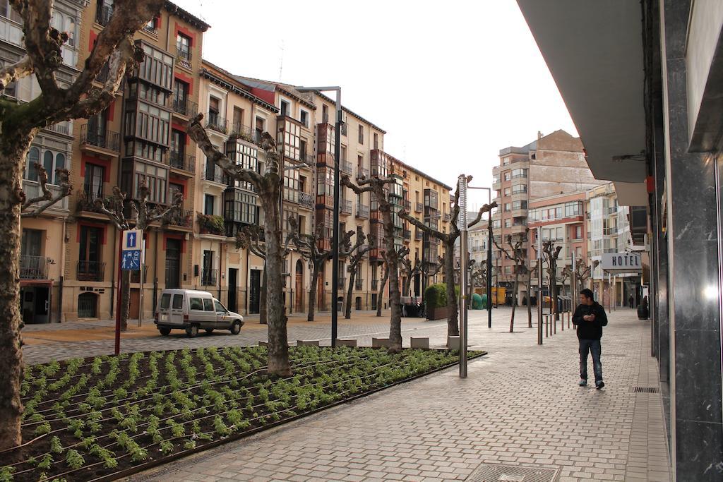 Hotel Los Bracos Logroño Exterior foto